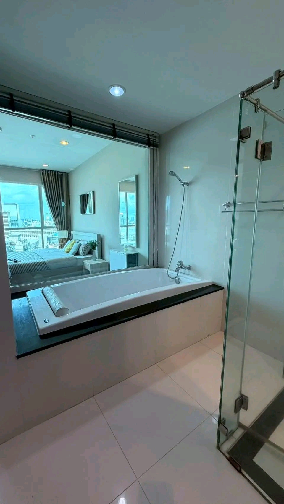 THE ADDRESS CHIDLOM 58SQM 1BED1 18FL 36,000