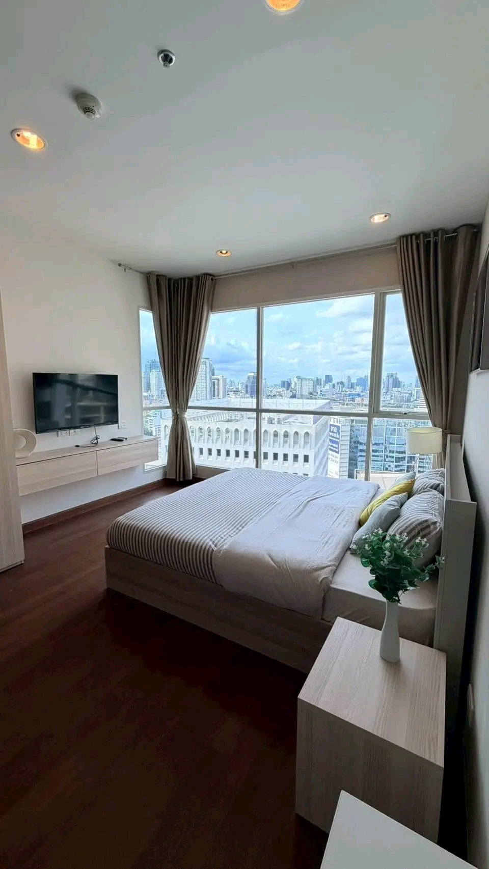 THE ADDRESS CHIDLOM 58SQM 1BED1 18FL 36,000